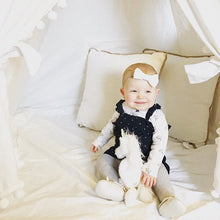 Load image into Gallery viewer, White Pompom Teepee Package